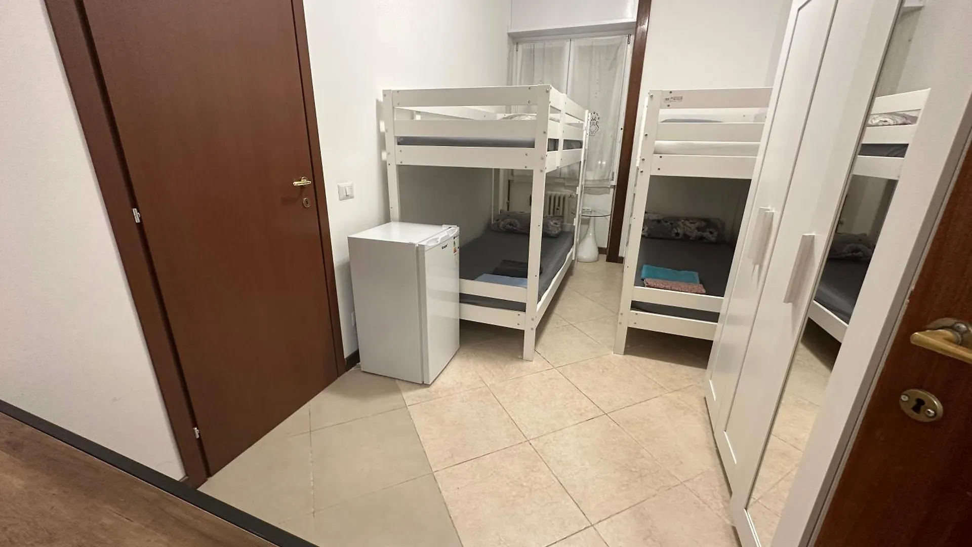 Gigli, Rooms Con Cucina In Comune E Terrazza Milano 0*,
